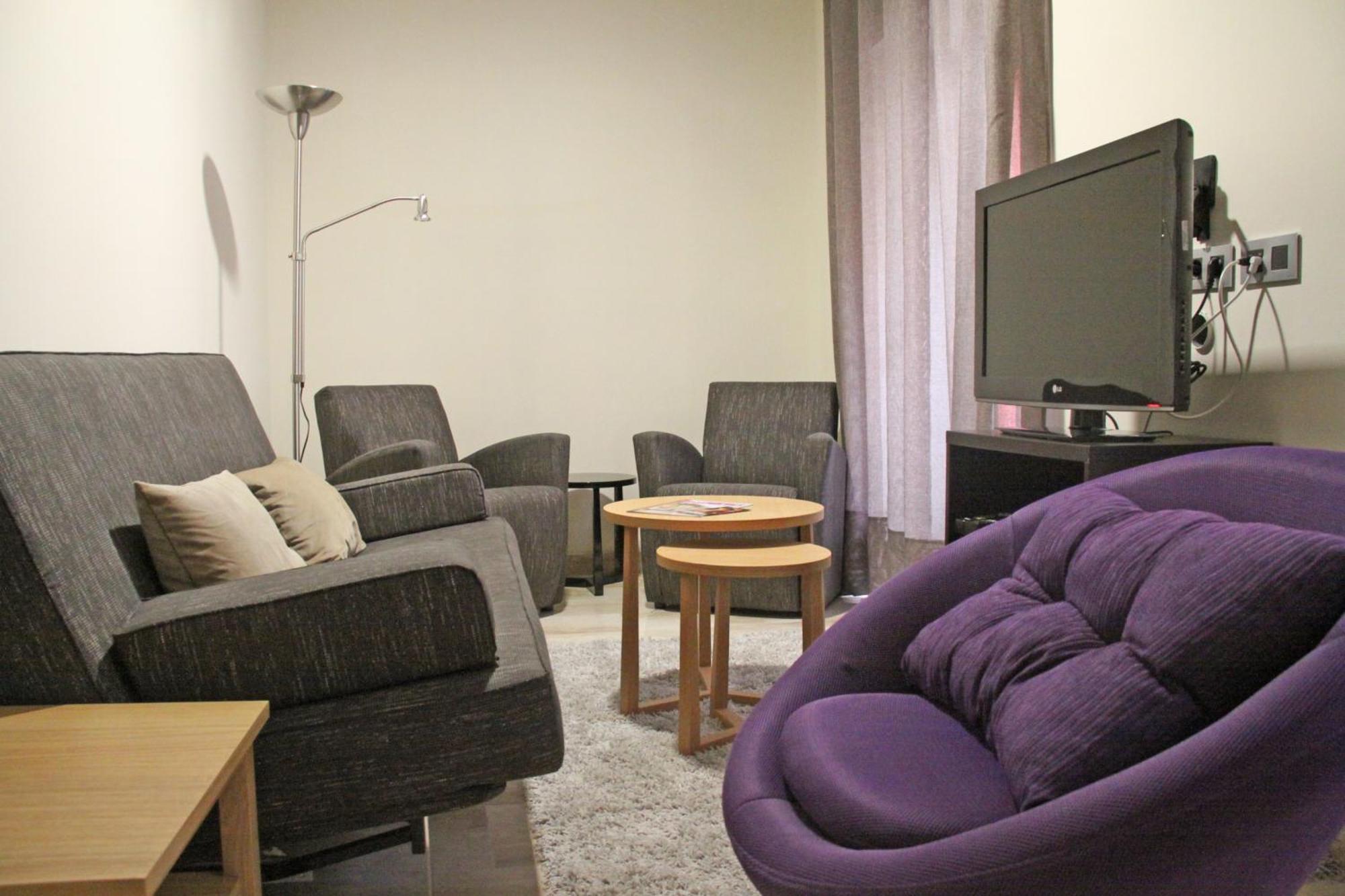 Apartamentos Living Sevilla Centro Maestranza, Seville